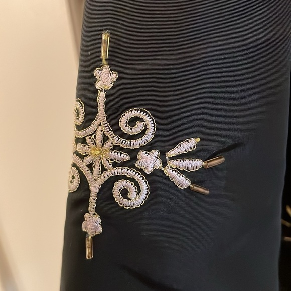 Oriental Inspired Vintage Embroidered Black Jacket with Rabbit Fur Trim - Picture 3 of 14